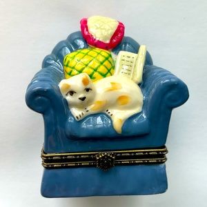 Vintage Granny Square Throw Cat Limoges Trinket Box
